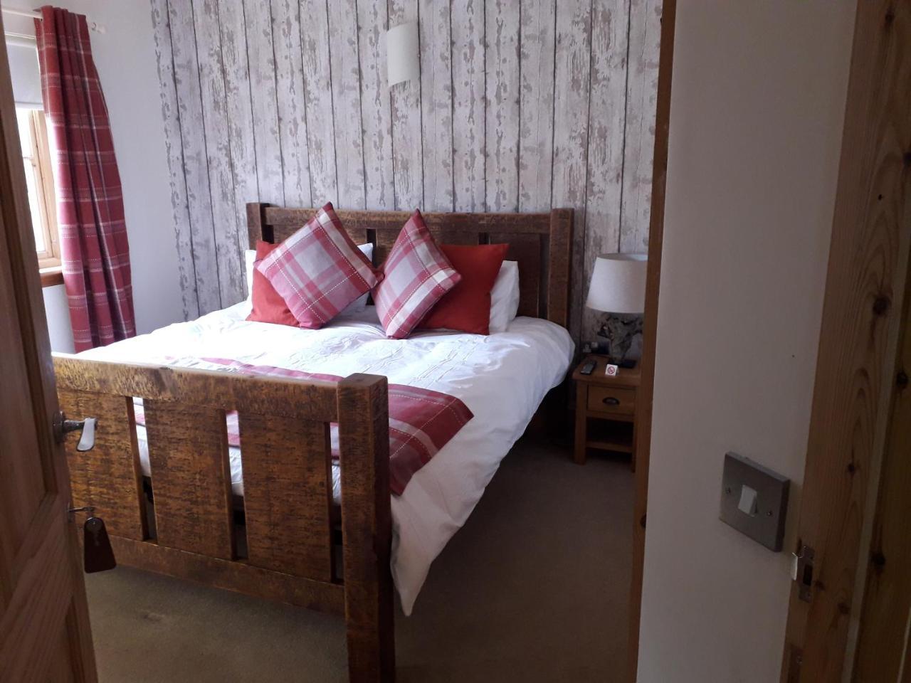 The Birdcage Guest House Cornhill on Tweed Exteriör bild